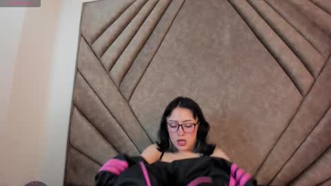 mythicall_girll online show from October 28, 8:22 pm