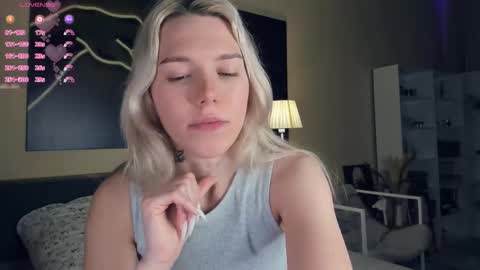 Olivia or just olive online show from December 13, 7:53 pm