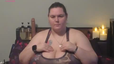 Mzjuicybootay online show from December 2, 11:48 am