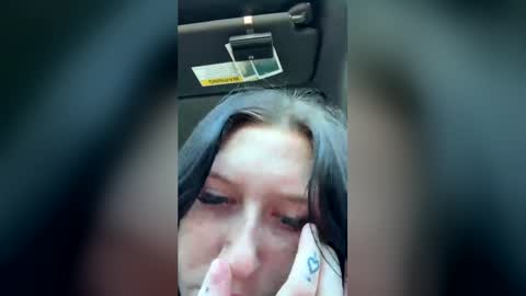 n0rmalgurl online show from May 14, 8:26 pm