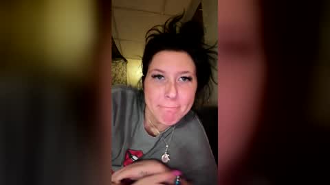 n0rmalgurl online show from May 27, 2:47 pm