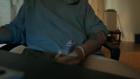 Snapshot of n1_ca chatting on October 5, 12:03 pm n1_ca online show from October 5, 12:03 pm