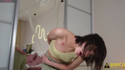 Snapshot of na__na chatting on January 27, 12:37 pm Sonmi online show from January 27, 12:37 pm