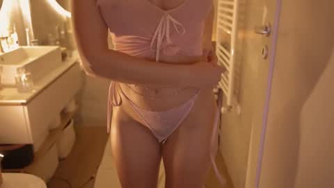 Snapshot of nadia_bliss chatting on November 14, 9:13 pm Nadia online show from November 14, 9:13 pm