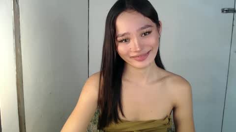 nadiestar online show from December 3, 12:57 am