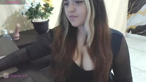 Snapshot of nagioa chatting on April 9, 4:45 pm Nagioa online show from April 9, 4:45 pm