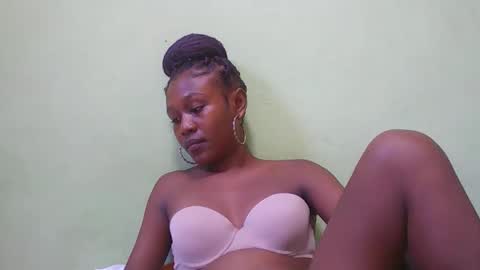 nah296652 online show from May 1, 11:04 am
