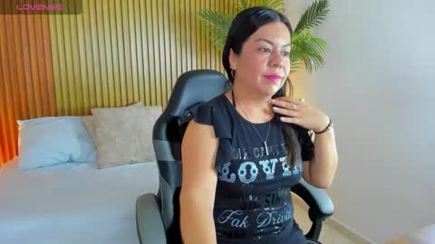 Snapshot of nahia_13 chatting on November 4, 12:04 pm N A H I A online show from November 4, 12:04 pm