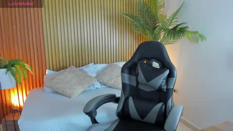 Snapshot of nahia_13 chatting on November 8, 2:34 am N A H I A online show from November 8, 2:34 am