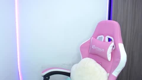 nahia cute     only   online show from December 20, 6:59 pm