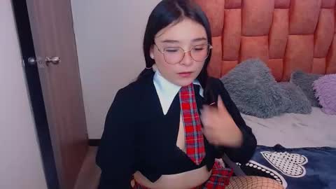 Snapshot of nahia__2 chatting on February 25, 4:16 pm nahia cute only online show from February 25, 4:16 pm