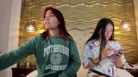 Snapshot of nahia_low chatting on December 6, 4:58 am  Valeria  online show from December 6, 4:58 am