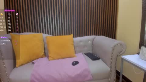 Snapshot of nahiajhonson_ chatting on February 12, 4:11 pm Nahia online show from February 12, 4:11 pm