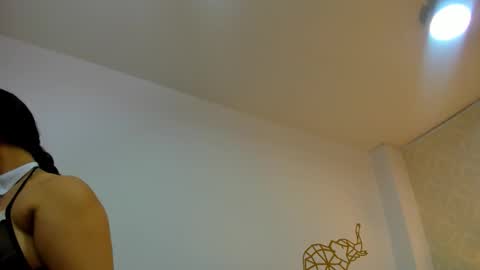 Nahia  online show from November 28, 11:35 am