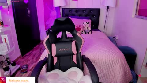 NAHIARA EVANS online show from October 21, 7:58 pm