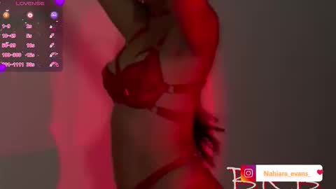 Snapshot of nahiara_evans_ chatting on February 25, 7:29 am NAHIARA EVANS online show from February 25, 7:29 am