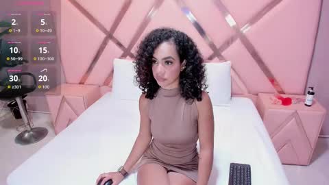 Nahiara Gray online show from September 26, 8:57 pm