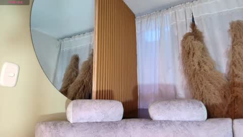 NahiaVictoria  online show from June 22, 10:56 am
