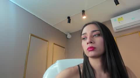 Snapshot of nahimithompson chatting on October 28, 7:27 pm Nahimi online show from October 28, 7:27 pm