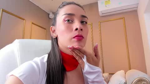 Snapshot of nahimithompson chatting on November 6, 7:37 pm Nahimi online show from November 6, 7:37 pm