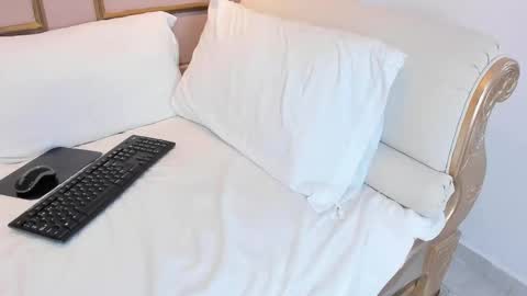 Snapshot of nahimithompson chatting on November 20, 9:25 pm Nahimi online show from November 20, 9:25 pm