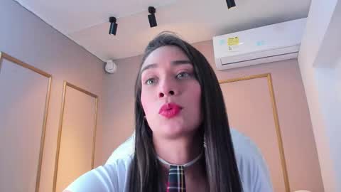 Snapshot of nahimithompson chatting on November 21, 8:07 pm Nahimi online show from November 21, 8:07 pm