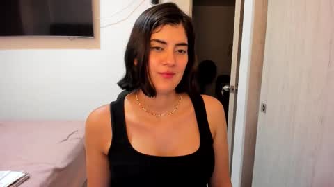 independent model online show from March 15, 11:44 pm