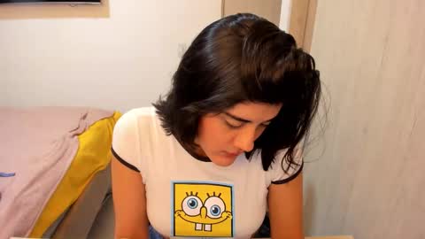 independent model online show from March 19, 2:37 am