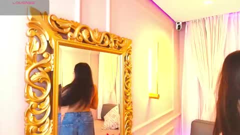 Nahomi online show from September 18, 8:00 pm