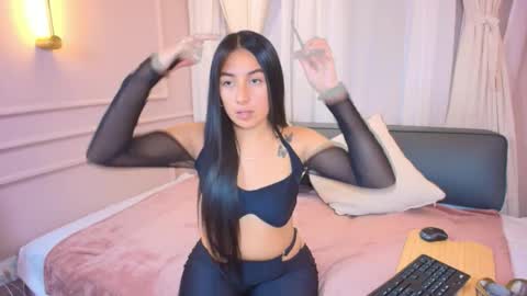 Nahomi online show from October 20, 8:20 pm