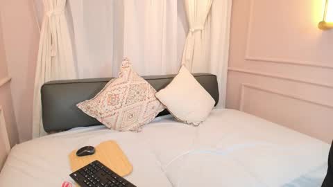 Nahomi online show from October 29, 7:59 pm