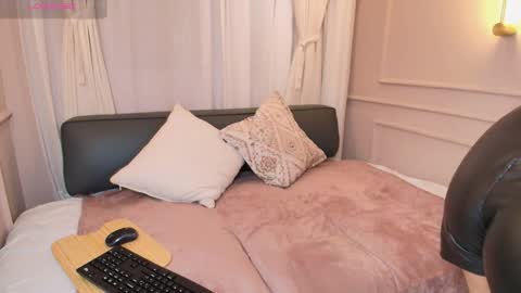 Nahomi online show from November 18, 8:02 pm