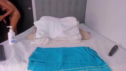 Laura online show from February 28, 2:42 am