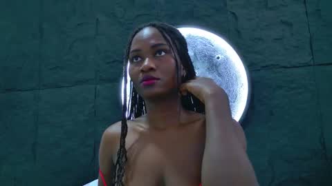 Snapshot of nahomi_williams_ chatting on February 18, 12:12 pm Nahomi online show from February 18, 12:12 pm