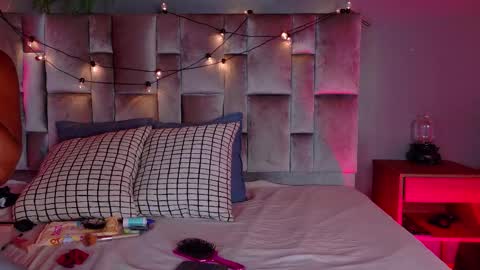  VICTORIA  online show from January 31, 7:45 pm