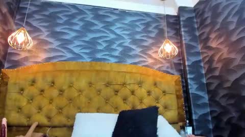 Nahomi online show from December 19, 5:47 am