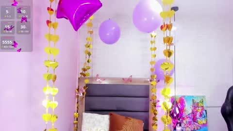 Snapshot of nahomirosse chatting on October 7, 12:13 pm SHELBY online show from October 7, 12:13 pm