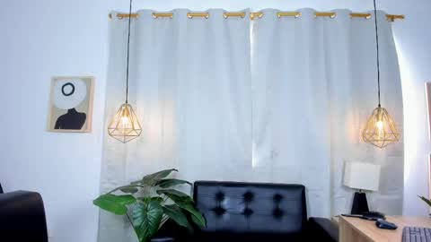 Snapshot of nahomiwhitte chatting on April 24, 12:51 pm Nahomy Whitte online show from April 24, 12:51 pm