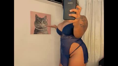 nahomy_hancook online show from November 25, 1:27 am