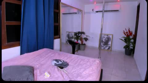 nahomy_hancook online show from January 6, 11:29 pm