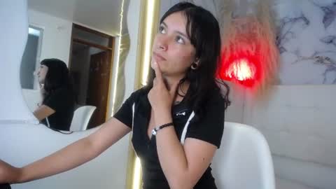 Snapshot of nahomy_paris chatting on July 24, 12:58 pm nahomy_paris online show from July 24, 12:58 pm