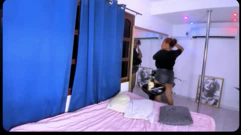 Nahomy online show from January 8, 6:32 pm