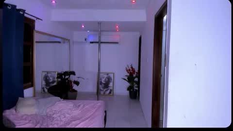 Nahomy online show from January 9, 6:42 pm