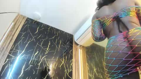 nahomy_smith23_aws online show from October 7, 10:18 pm