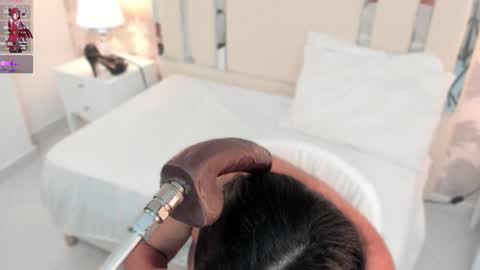 Nahomy Roberts online show from January 18, 8:40 am