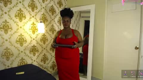 Snapshot of nahybig_boobs chatting on April 29, 12:20 pm Karatbby online show from April 29, 12:20 pm