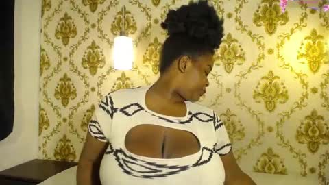 Snapshot of nahybig_boobs chatting on May 1, 12:21 pm Karatbby online show from May 1, 12:21 pm