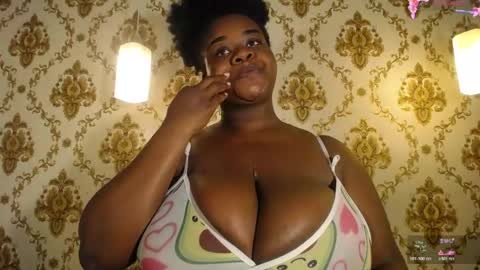 Snapshot of nahybig_boobs chatting on May 4, 12:34 pm Karatbby online show from May 4, 12:34 pm
