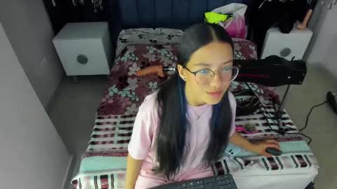 nai_blue online show from October 1, 2:39 am