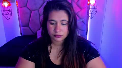 Snapshot of naia_karter chatting on January 6, 6:52 pm online show from January 6, 6:52 pm